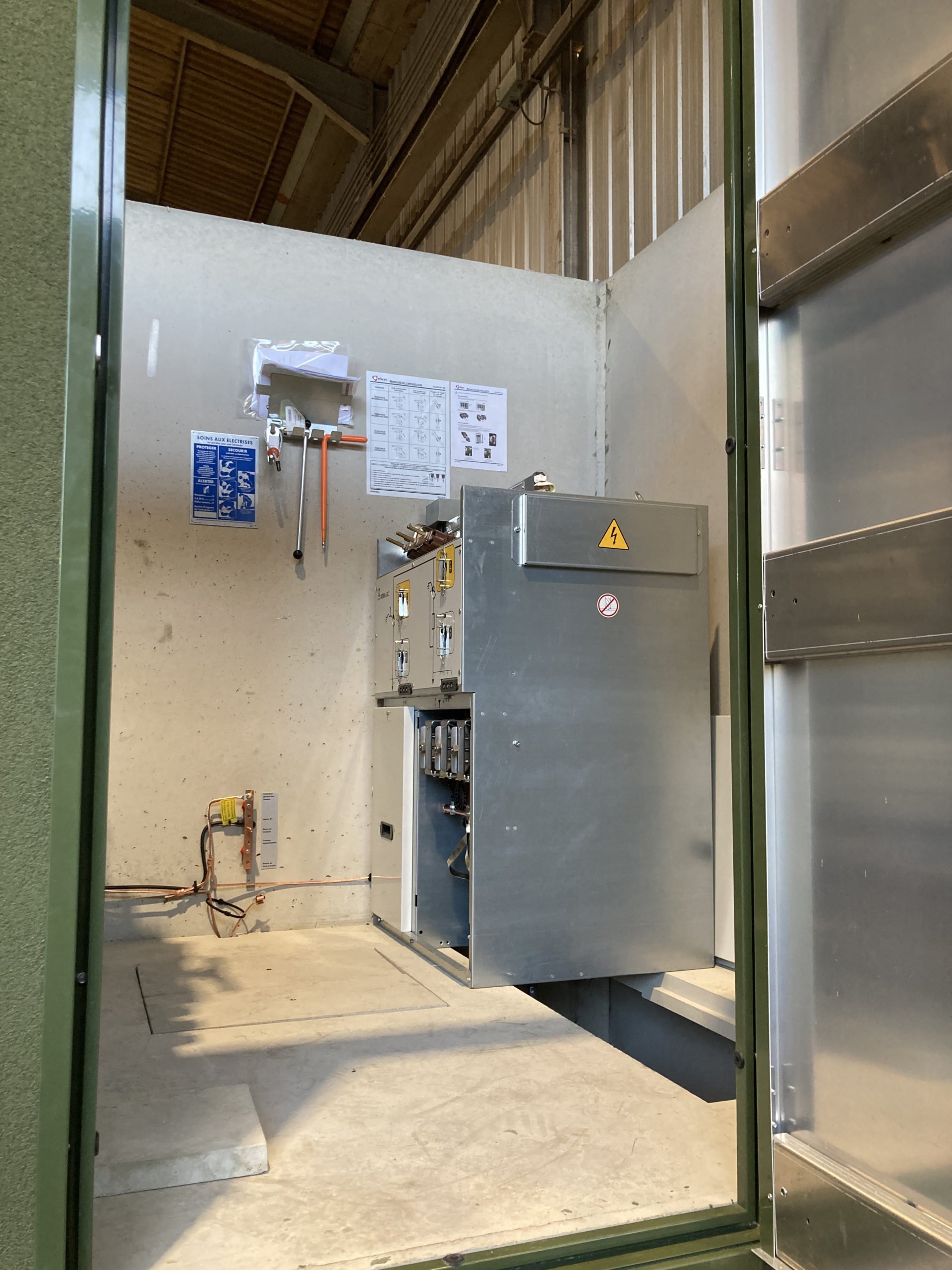 Installation poste haute tension