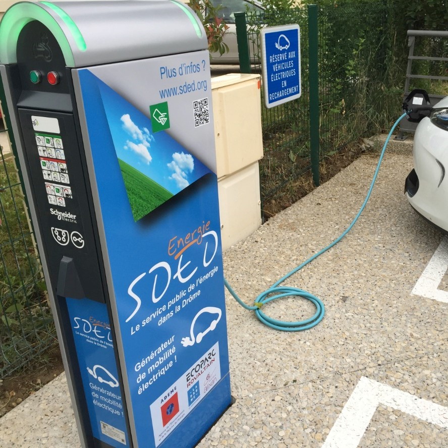 Borne de Recharge pour Véhicule Électrique