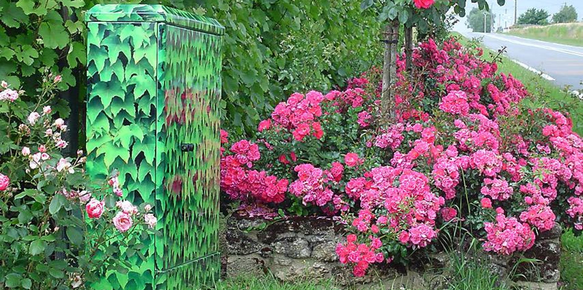 Armoire électrique camouflée